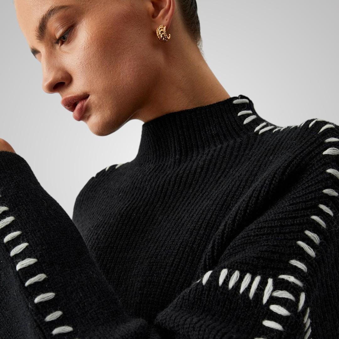 Elvira Svart Stickad Tröja